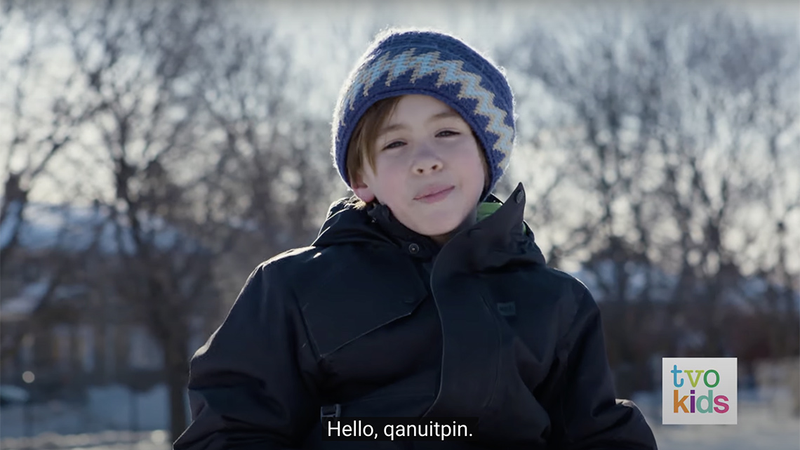 Simon introduces himself.