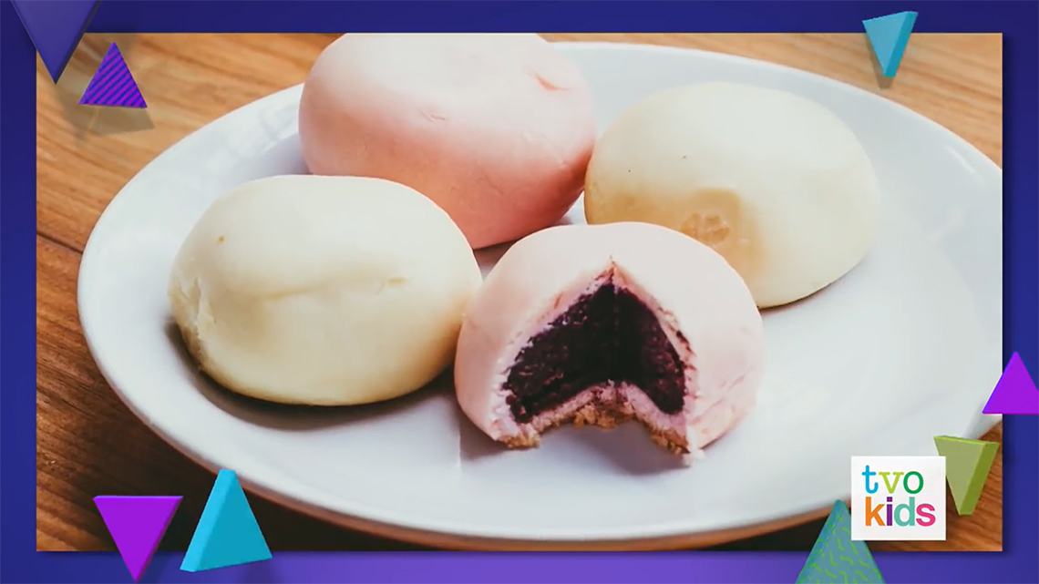A special celebration cake called a mochi.