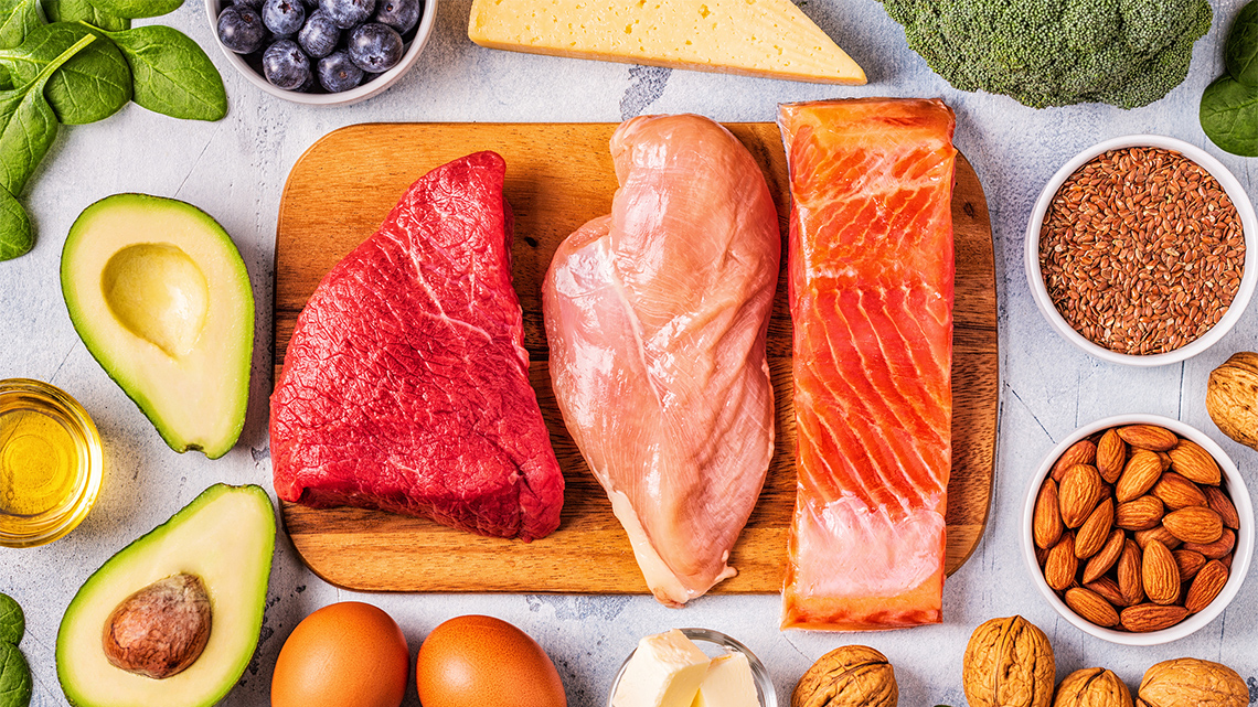 Examples of foods that are high in protein or healthy fats are fish, meat, and a variety of fruit and vegetables.