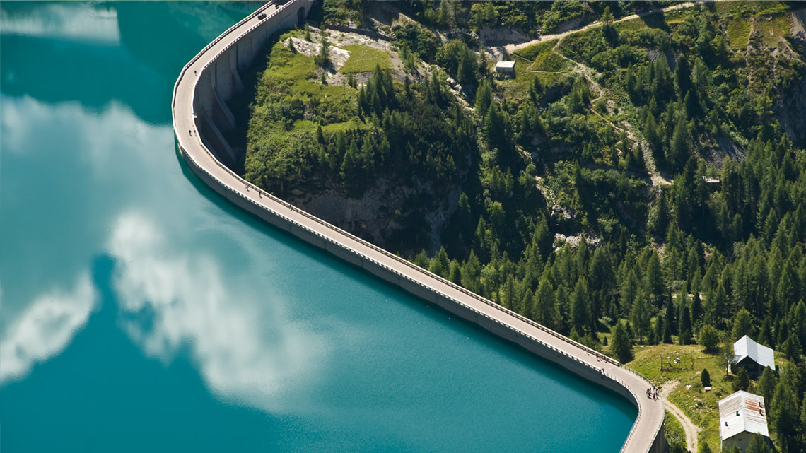 An aerial view of a dam.