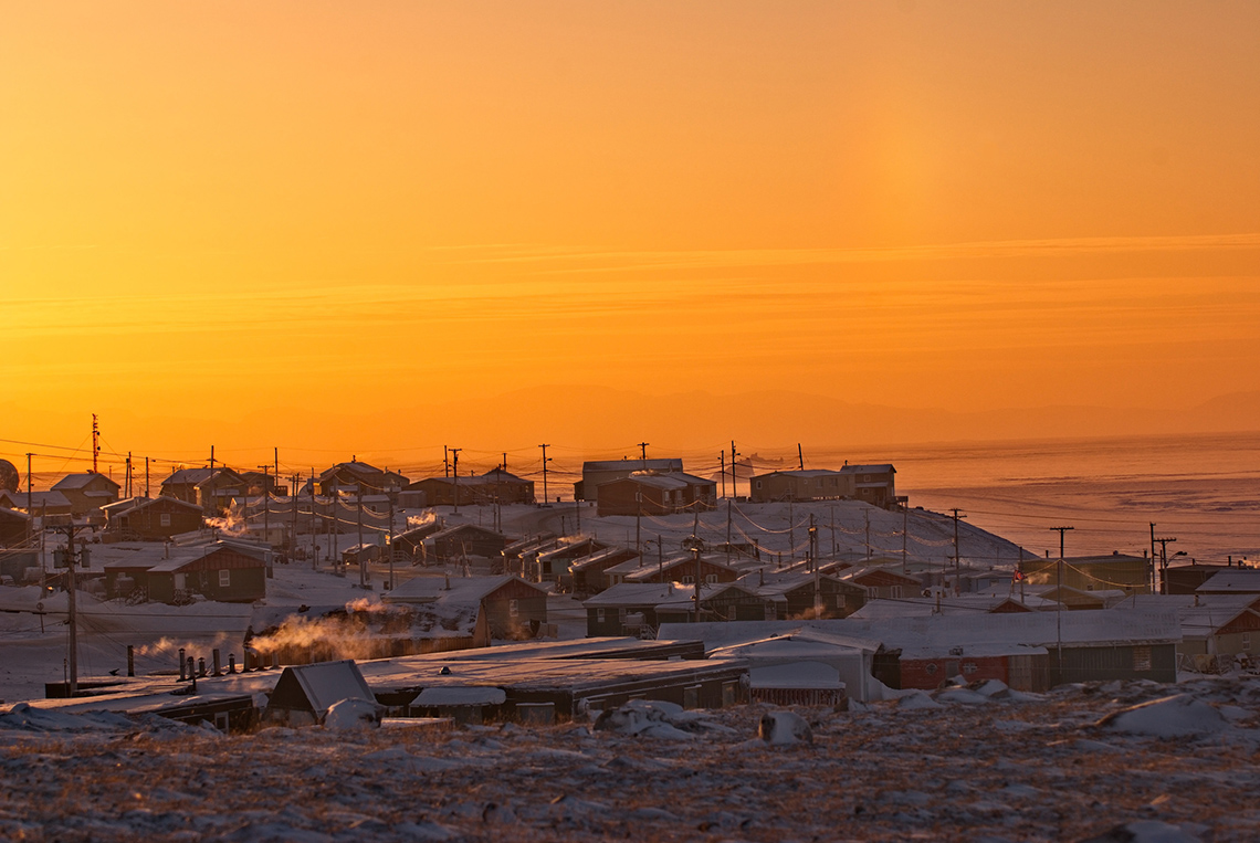 An image of houses in the community of Pond Inlet, Baffin Island, Nunavut